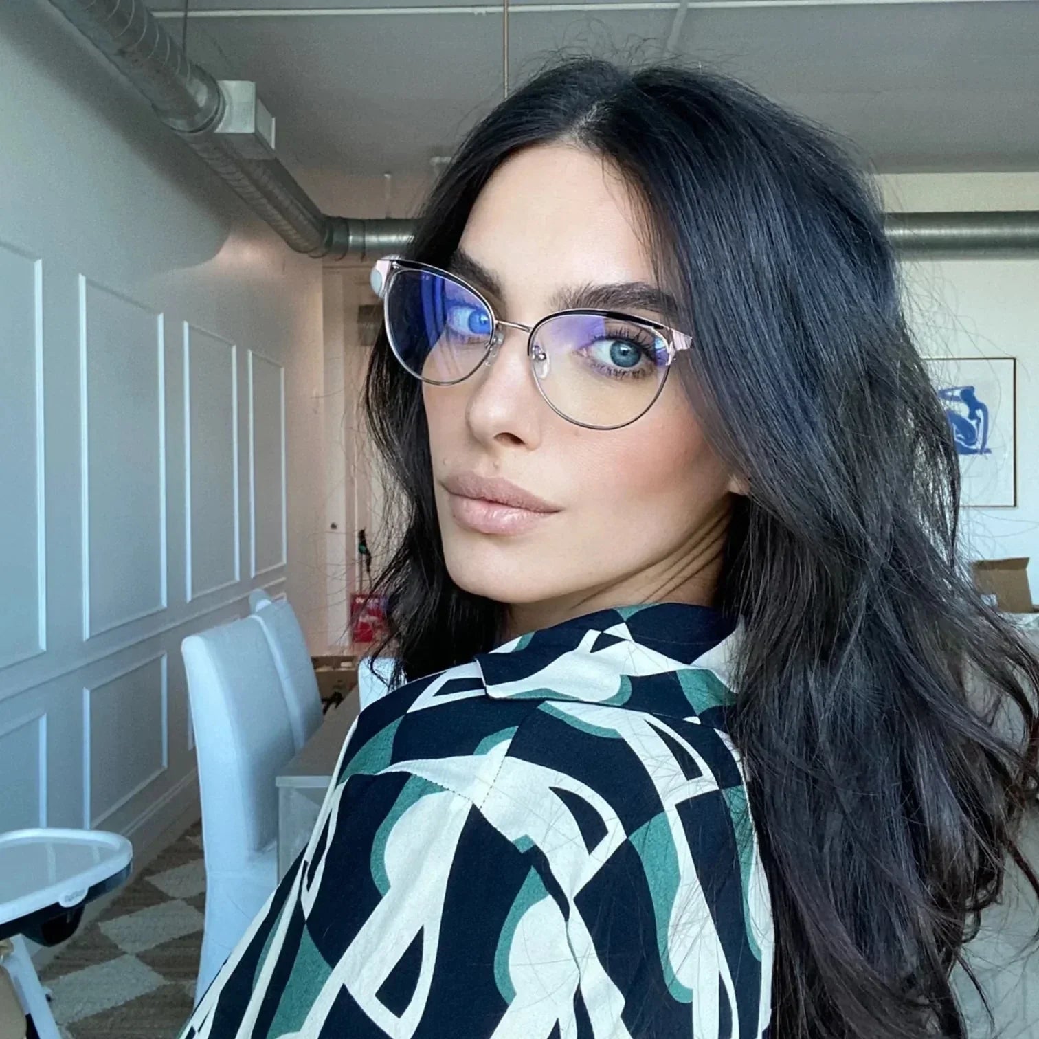 5 Benefits of Wearing Anti-Reflective Glasses